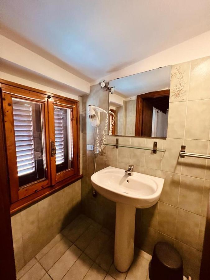 Albergo Dal Fata Gambassi Terme Bagian luar foto